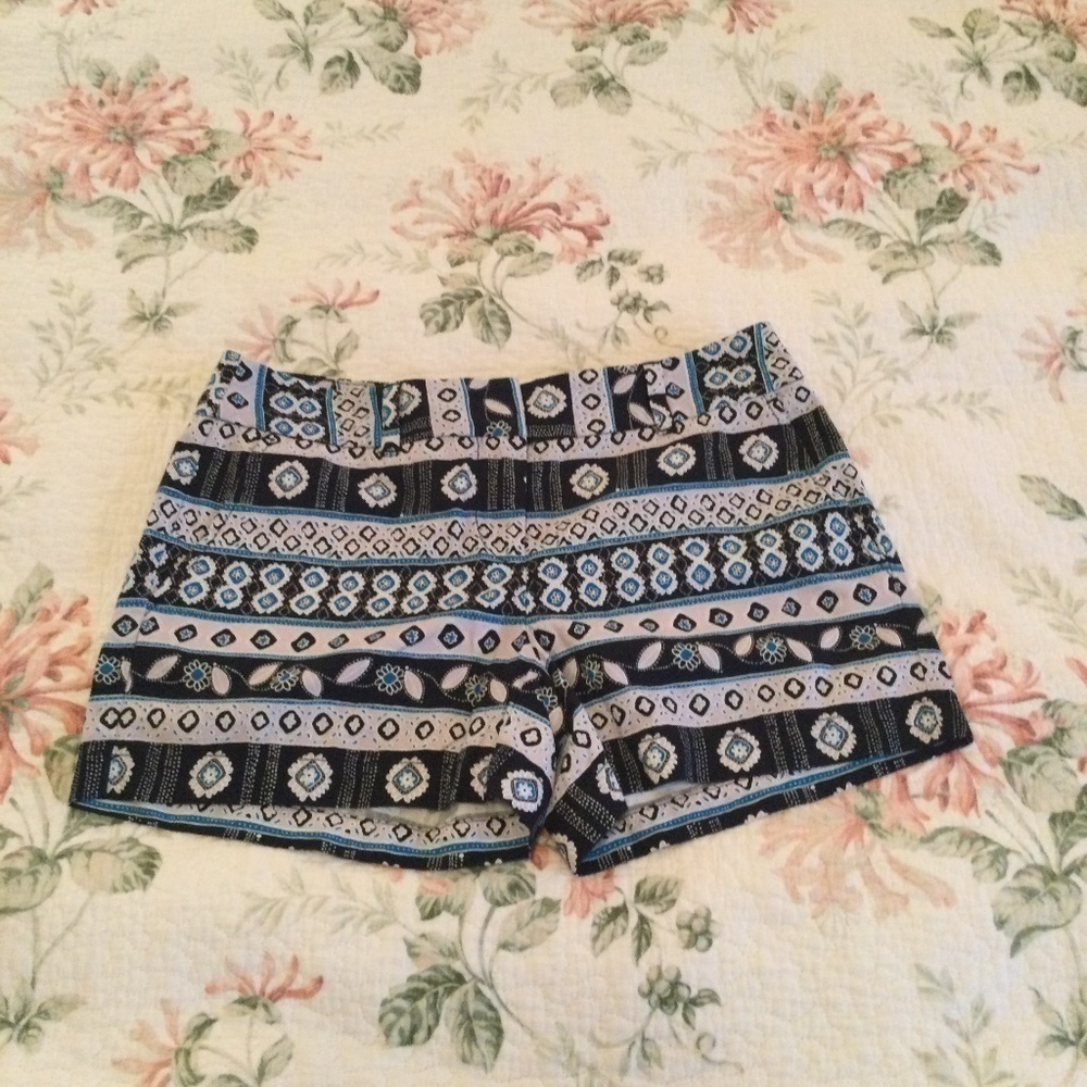 Ann Taylor LOFT Outlet womens 4 inch shorts New preppy size 2 geometric